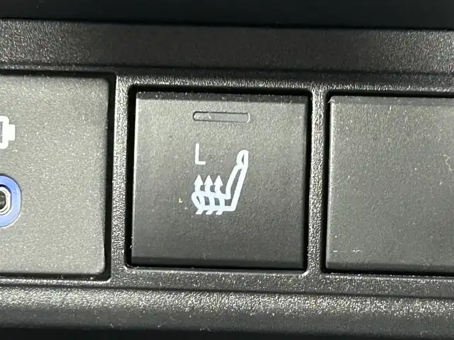 トヨタ ヤリスクロス ハイブリッド Z 大阪府 2023(令5)年 1.4万km プラチナホワイトパールマイカ 純正ナビ/Bluetooth接続/衝突軽減/全方位カメラ/バックカメラ/シートヒーター/パワーシート/レーダークルーズコントロール/コーナーセンサー/レーンアシスト/ＬＥＤヘッドライト/スマートキー/純正ＡＷ/前後純正ドライブレコーダー