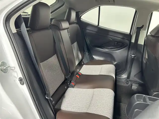 トヨタ ヤリスクロス ハイブリッド Z 大阪府 2023(令5)年 1.4万km プラチナホワイトパールマイカ 純正ナビ/Bluetooth接続/衝突軽減/全方位カメラ/バックカメラ/シートヒーター/パワーシート/レーダークルーズコントロール/コーナーセンサー/レーンアシスト/ＬＥＤヘッドライト/スマートキー/純正ＡＷ/前後純正ドライブレコーダー