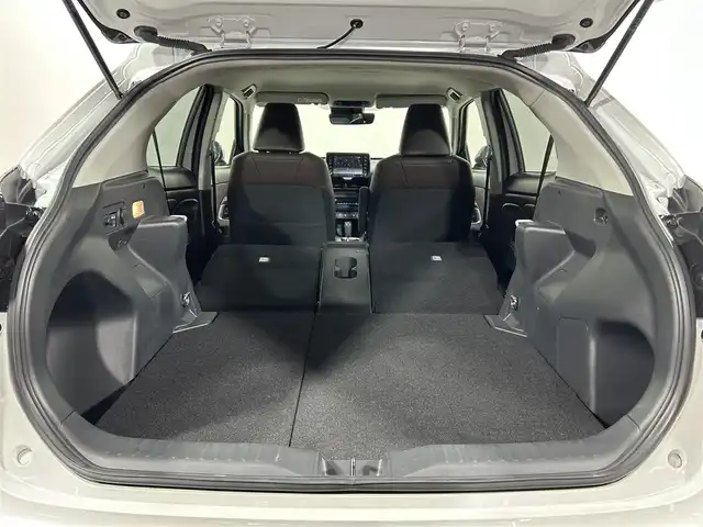 トヨタ ヤリスクロス ハイブリッド Z 大阪府 2023(令5)年 1.4万km プラチナホワイトパールマイカ 純正ナビ/Bluetooth接続/衝突軽減/全方位カメラ/バックカメラ/シートヒーター/パワーシート/レーダークルーズコントロール/コーナーセンサー/レーンアシスト/ＬＥＤヘッドライト/スマートキー/純正ＡＷ/前後純正ドライブレコーダー