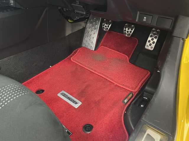 ホンダ Ｓ６６０ α 埼玉県 2019(平31)年 1.8万km カーニバルイエローⅡ 純正ナビ　/バックカメラ　/Ｂｌｕｅｔｏｏｔｈ　/ＵＳＢ/ｉｐｏｄ　　/ＥＴＣ/クルーズコントロール　/社外ＫＥＮＷＯＯＤツイーター　/無限製フロアマット　/無限製シフトノブ　/ハーフレザーシート　/オートＬＥＤライト　