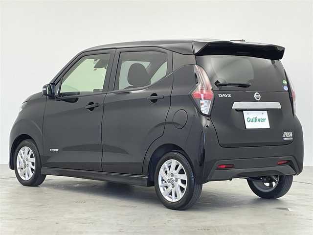 日産 デイズ ハイウェイスターX 群馬県 2020(令2)年 3.1万km ブラック 禁煙車　ナビ　バックカメラ　セーフティシールドスイッチ　衝突軽減システム　ＥＴＣ　オートライト　アイドリングストップ　プッシュスタート　スマートキー　フォグランプ　ステアリングスイッチ　LEDライト