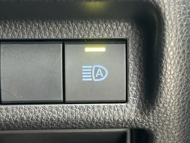トヨタ ＲＡＶ４ X 愛知県 2020(令2)年 5.5万km ホワイトパールクリスタルシャイン アルパイン9インチナビ（X9NX）/ＤＶＤ/Bluetooth/フルセグＴＶ/USB/HDMI/ＥＴＣ　/前方ドラレコ　/アダプティブクルーズコントロール　/トヨタセーフティーセンス　/・衝突回避支援/・先行車発進告知/スマートキー　/ルーフレール/前後コーナーセンサー/カーテンエアバック/３灯式LEDヘッドランプ/オートマチックハイビーム/純正５本スポーク１７インチアルミ/自動防眩ミラー/スマートキー