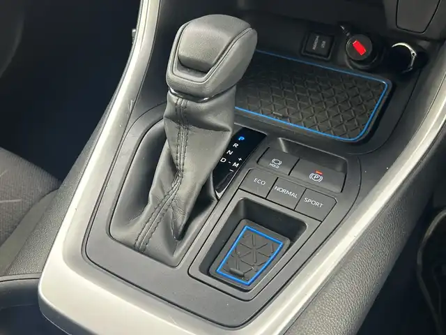 トヨタ ＲＡＶ４ X 愛知県 2020(令2)年 5.5万km ホワイトパールクリスタルシャイン アルパイン9インチナビ（X9NX）/ＤＶＤ/Bluetooth/フルセグＴＶ/USB/HDMI/ＥＴＣ　/前方ドラレコ　/アダプティブクルーズコントロール　/トヨタセーフティーセンス　/・衝突回避支援/・先行車発進告知/スマートキー　/ルーフレール/前後コーナーセンサー/カーテンエアバック/３灯式LEDヘッドランプ/オートマチックハイビーム/純正５本スポーク１７インチアルミ/自動防眩ミラー/スマートキー