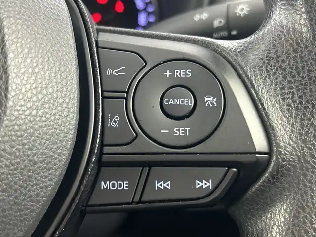 トヨタ ＲＡＶ４ X 愛知県 2020(令2)年 5.5万km ホワイトパールクリスタルシャイン アルパイン9インチナビ（X9NX）/ＤＶＤ/Bluetooth/フルセグＴＶ/USB/HDMI/ＥＴＣ　/前方ドラレコ　/アダプティブクルーズコントロール　/トヨタセーフティーセンス　/・衝突回避支援/・先行車発進告知/スマートキー　/ルーフレール/前後コーナーセンサー/カーテンエアバック/３灯式LEDヘッドランプ/オートマチックハイビーム/純正５本スポーク１７インチアルミ/自動防眩ミラー/スマートキー
