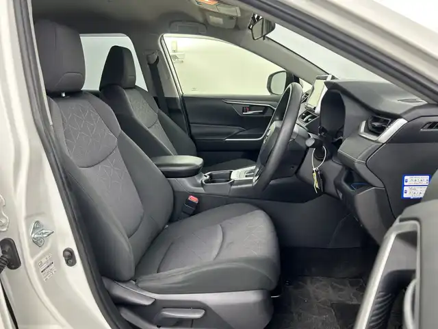 トヨタ ＲＡＶ４ X 愛知県 2020(令2)年 5.5万km ホワイトパールクリスタルシャイン アルパイン9インチナビ（X9NX）/ＤＶＤ/Bluetooth/フルセグＴＶ/USB/HDMI/ＥＴＣ　/前方ドラレコ　/アダプティブクルーズコントロール　/トヨタセーフティーセンス　/・衝突回避支援/・先行車発進告知/スマートキー　/ルーフレール/前後コーナーセンサー/カーテンエアバック/３灯式LEDヘッドランプ/オートマチックハイビーム/純正５本スポーク１７インチアルミ/自動防眩ミラー/スマートキー