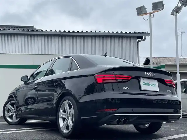 アウディ Ａ３ セダン 1．4 TFSI スポーツ 東京都 2018(平30)年 2.5万km ミトスブラックメタリック ・純正ナビ/（フルセグ・Bluetooth）/・クルーズコントロール/・バックカメラ/・MTモード付AT/・電子パーキング/・アイドリングストップ/・前席シートヒーター/・純正フロアマット/・純正17インチアルミ/・プッシュスタート/・スマートキー/・ETC/・保証書/・取説書