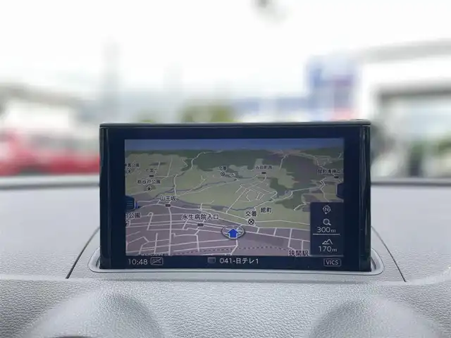 アウディ Ａ３ セダン 1．4 TFSI スポーツ 東京都 2018(平30)年 2.5万km ミトスブラックメタリック ・純正ナビ/（フルセグ・Bluetooth）/・クルーズコントロール/・バックカメラ/・MTモード付AT/・電子パーキング/・アイドリングストップ/・前席シートヒーター/・純正フロアマット/・純正17インチアルミ/・プッシュスタート/・スマートキー/・ETC/・保証書/・取説書