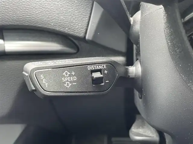 アウディ Ａ３ セダン 1．4 TFSI スポーツ 東京都 2018(平30)年 2.5万km ミトスブラックメタリック ・純正ナビ/（フルセグ・Bluetooth）/・クルーズコントロール/・バックカメラ/・MTモード付AT/・電子パーキング/・アイドリングストップ/・前席シートヒーター/・純正フロアマット/・純正17インチアルミ/・プッシュスタート/・スマートキー/・ETC/・保証書/・取説書