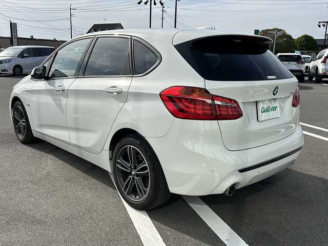 ＢＭＷ ２１８ｉ アクティブツアラー スポーツ 岐阜県 2018(平30)年 9.4万km アルピンホワイトⅢ ＳＤナビ　/バックモニター/コーナーセンサー前後　/純正アルミホイール　/フルセグＴＶ　/スマートキー/ハーフレザーシート　/ドラレコ前後　/アイドリングストップ　/ＭＴモード付ＡＴ　/プッシュスタート　/スペアキー１本/パーキングアシスト/Blue tooth接続/CD/CDチェンジャー/SDミュージックサーバー/フルフラットシート/電動リアゲート/オートライト/LEDヘッドライト/エアバッグW＋サイド