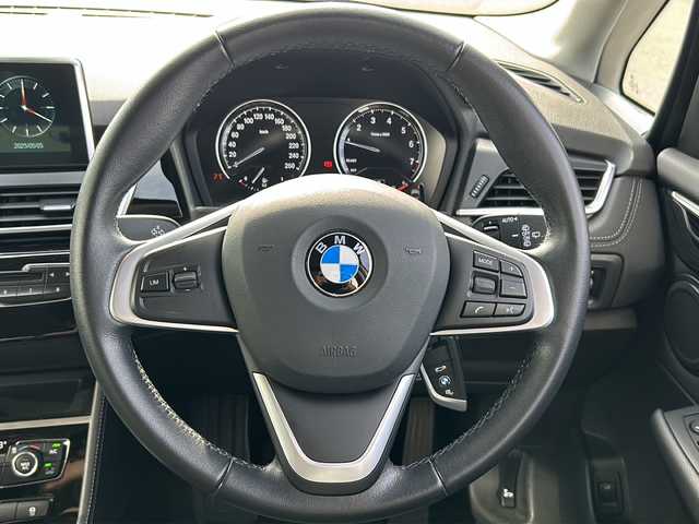 ＢＭＷ ２１８ｉ アクティブツアラー スポーツ 岐阜県 2018(平30)年 9.4万km アルピンホワイトⅢ ＳＤナビ　/バックモニター/コーナーセンサー前後　/純正アルミホイール　/フルセグＴＶ　/スマートキー/ハーフレザーシート　/ドラレコ前後　/アイドリングストップ　/ＭＴモード付ＡＴ　/プッシュスタート　/スペアキー１本/パーキングアシスト/Blue tooth接続/CD/CDチェンジャー/SDミュージックサーバー/フルフラットシート/電動リアゲート/オートライト/LEDヘッドライト/エアバッグW＋サイド