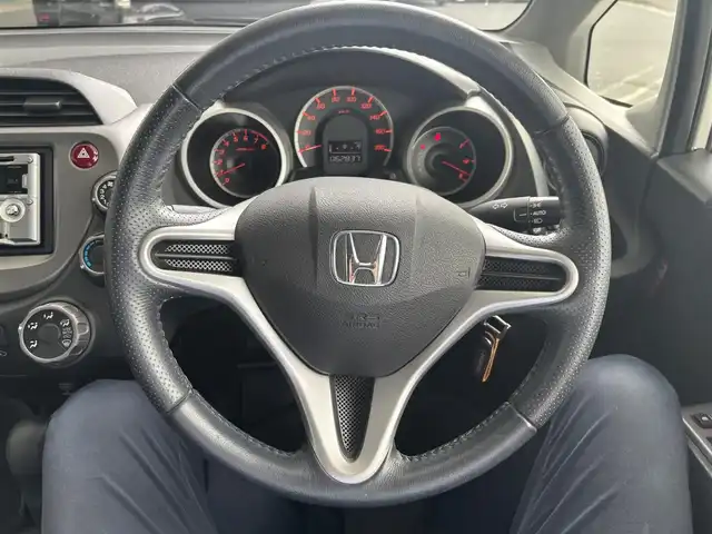 ホンダ フィット スポーティエディション 京都府 2010(平22)年 6.3万km プレミアムホワイトパール ワンオーナー/オートライト/ディスチャージ/KENWOODドライブレコーダー/キーレス/社外CD、カセットデッキ/純正15インチアルミホイール/保証書/取扱説明書