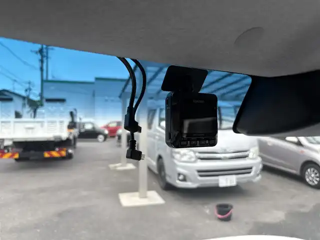 ダイハツ タント カスタム X トップED SA Ⅲ 三重県 2017(平29)年 4万km パールホワイトⅢ 純正ナビ(Bluetooth/CD/DVD/SD/USB/地デジTV/AM/FM)/バックカメラ/ETC/ドライブレコーダー(前後)/シートヒーター(運転席)/スマートアシスト3(衝突回避支援ブレーキ/衝突警報(対車両・歩行者)/車線逸脱警報/誤発進抑制制御/先行車発進お知らせ/オートハイビーム)/リアセンサー/パワースライドドア(助手席側)/スライドドアイージークローザー(運転席側)/LEDヘッドランプ/LEDフロントフォグランプ/LEDイルミネーションランプ/電動オート格納ドアミラー/トップシェイドガラス/ハーフレザーシート/シートリフター(運転席)/キーフリーシステム/プッシュスタート