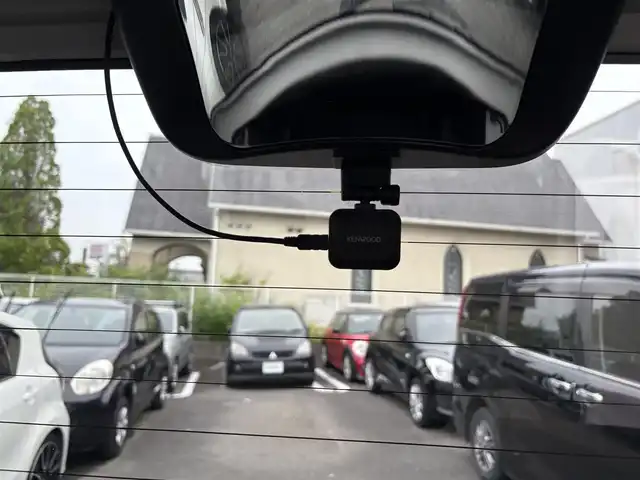 ダイハツ タント カスタム X トップED SA Ⅲ 三重県 2017(平29)年 4万km パールホワイトⅢ 純正ナビ(Bluetooth/CD/DVD/SD/USB/地デジTV/AM/FM)/バックカメラ/ETC/ドライブレコーダー(前後)/シートヒーター(運転席)/スマートアシスト3(衝突回避支援ブレーキ/衝突警報(対車両・歩行者)/車線逸脱警報/誤発進抑制制御/先行車発進お知らせ/オートハイビーム)/リアセンサー/パワースライドドア(助手席側)/スライドドアイージークローザー(運転席側)/LEDヘッドランプ/LEDフロントフォグランプ/LEDイルミネーションランプ/電動オート格納ドアミラー/トップシェイドガラス/ハーフレザーシート/シートリフター(運転席)/キーフリーシステム/プッシュスタート