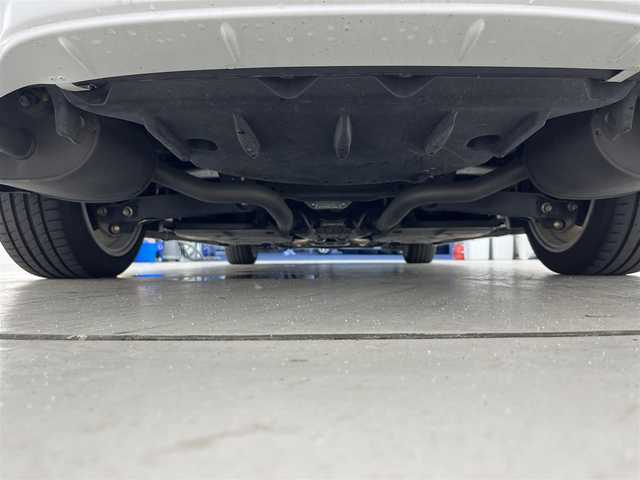 レクサス ＩＳ 250 滋賀県 2013(平25)年 5.3万km ホワイトパールクリスタルシャイン 禁煙車/純正ナビ/CD.DVD.Bluetooth.フルセグ/バックカメラ/クルーズコントロール/ETC/ステアリングスイッチ/ハーフレザーシート/前席パワーシート/パドルシフト/HIDヘッドライト/オートライト/スマートキー/スペアキー