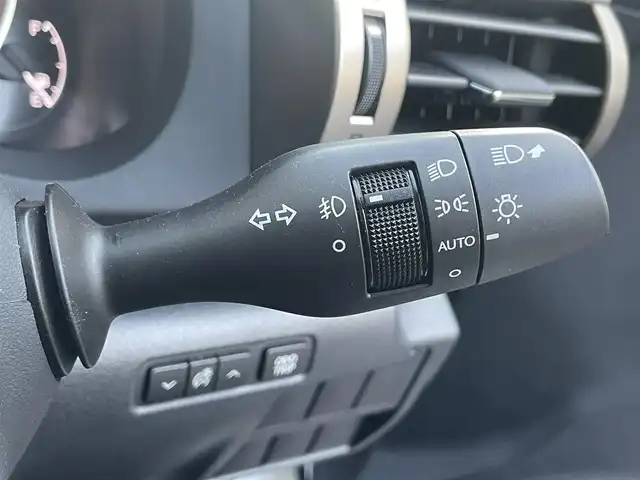 レクサス ＩＳ 250 滋賀県 2013(平25)年 5.3万km ホワイトパールクリスタルシャイン 禁煙車/純正ナビ/CD.DVD.Bluetooth.フルセグ/バックカメラ/クルーズコントロール/ETC/ステアリングスイッチ/ハーフレザーシート/前席パワーシート/パドルシフト/HIDヘッドライト/オートライト/スマートキー/スペアキー