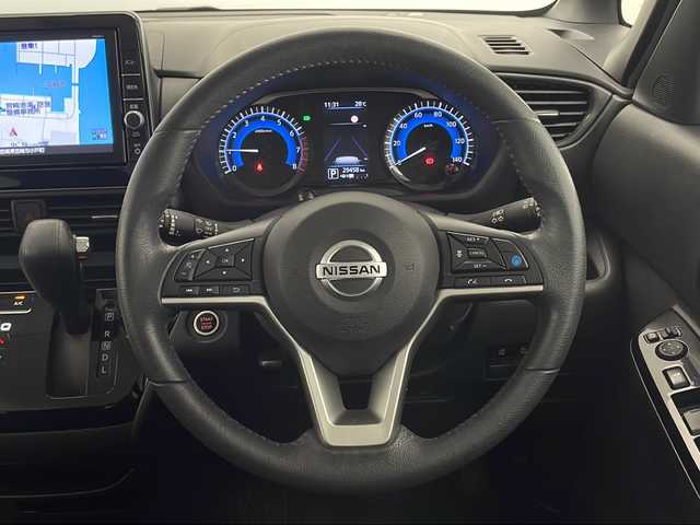 日産 ルークス HWS Gターボ プロパイロットED 宮崎県 2020(令2)年 3万km スパークリングレッド/ブラック プロパイロット/エマ―ジェンシーブレーキ/車線逸脱警報/車線逸脱防止支援/先行車発進お知らせ/速度標識表示/道路標識表示/オートマチックハイビーム/クリアランスソナー/純正9インチSDナビ/フルセグTV/CD/DVD/Bluetooth/アラウンドビューモニター/両側パワースライドドア/LEDヘッドライト/アイドリングストップ/純正15インチAW/ナビ一体型ドライブレコーダー/ETC/スマートキー×2/保証書/取扱説明書
