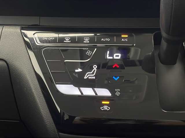 日産 ルークス HWS Gターボ プロパイロットED 宮崎県 2020(令2)年 3万km スパークリングレッド/ブラック プロパイロット/エマ―ジェンシーブレーキ/車線逸脱警報/車線逸脱防止支援/先行車発進お知らせ/速度標識表示/道路標識表示/オートマチックハイビーム/クリアランスソナー/純正9インチSDナビ/フルセグTV/CD/DVD/Bluetooth/アラウンドビューモニター/両側パワースライドドア/LEDヘッドライト/アイドリングストップ/純正15インチAW/ナビ一体型ドライブレコーダー/ETC/スマートキー×2/保証書/取扱説明書