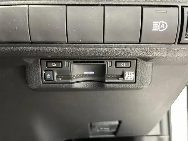 トヨタ カローラツーリング G 鹿児島県 2023(令5)年 0.6万km プラチナホワイトパールマイカ 純正ディスプレイオーディオ/（フルセグTV/Bluetooth/HDMI）/社外オーディオユニット/(DVD/CD)/バックカメラ/トヨタセーフティーセンス/　・プリクラッシュセーフティ/　・レーダークルーズコントロール/　・レーントレーシングアシスト/　・レーンディパーチャーアラート/　・ロードサインアシスト/電動パーキングアシスト/オートホールド/ステアリングリモコン/電動格納ミラー/前後ドライブレコーダー/ETC/LEDヘッドライト/純正ドアバイザー/禁煙車