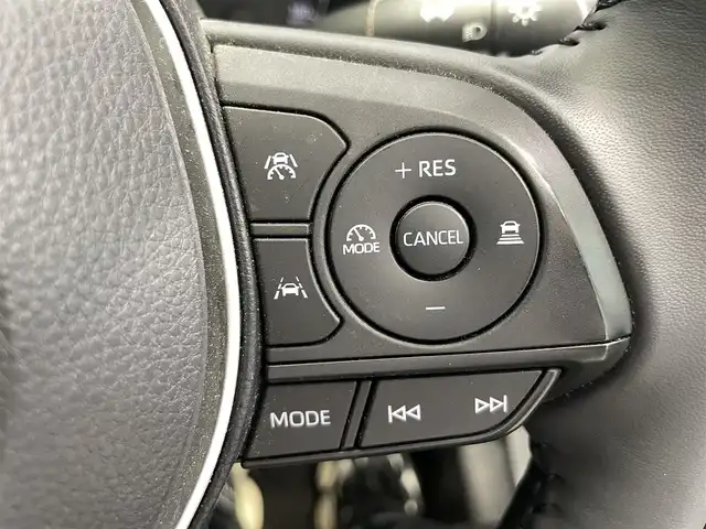 トヨタ カローラツーリング G 鹿児島県 2023(令5)年 0.6万km プラチナホワイトパールマイカ 純正ディスプレイオーディオ/（フルセグTV/Bluetooth/HDMI）/社外オーディオユニット/(DVD/CD)/バックカメラ/トヨタセーフティーセンス/　・プリクラッシュセーフティ/　・レーダークルーズコントロール/　・レーントレーシングアシスト/　・レーンディパーチャーアラート/　・ロードサインアシスト/電動パーキングアシスト/オートホールド/ステアリングリモコン/電動格納ミラー/前後ドライブレコーダー/ETC/LEDヘッドライト/純正ドアバイザー/禁煙車