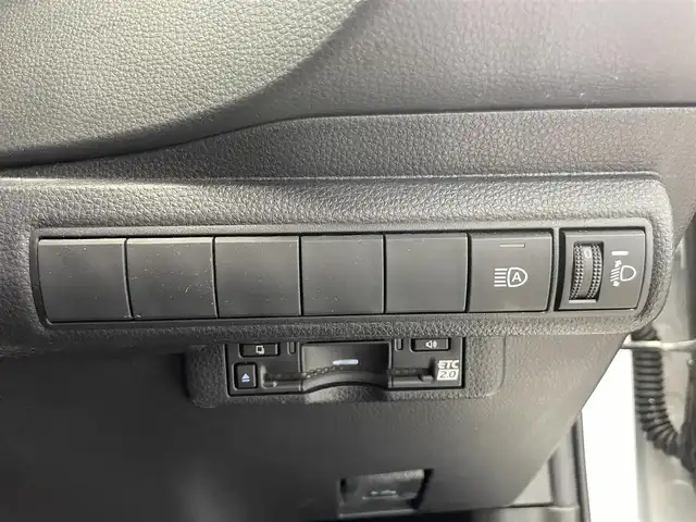 トヨタ カローラツーリング G 鹿児島県 2023(令5)年 0.6万km プラチナホワイトパールマイカ 純正ディスプレイオーディオ/（フルセグTV/Bluetooth/HDMI）/社外オーディオユニット/(DVD/CD)/バックカメラ/トヨタセーフティーセンス/　・プリクラッシュセーフティ/　・レーダークルーズコントロール/　・レーントレーシングアシスト/　・レーンディパーチャーアラート/　・ロードサインアシスト/電動パーキングアシスト/オートホールド/ステアリングリモコン/電動格納ミラー/前後ドライブレコーダー/ETC/LEDヘッドライト/純正ドアバイザー/禁煙車