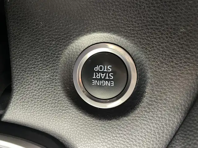 トヨタ カローラツーリング G 鹿児島県 2023(令5)年 0.6万km プラチナホワイトパールマイカ 純正ディスプレイオーディオ/（フルセグTV/Bluetooth/HDMI）/社外オーディオユニット/(DVD/CD)/バックカメラ/トヨタセーフティーセンス/　・プリクラッシュセーフティ/　・レーダークルーズコントロール/　・レーントレーシングアシスト/　・レーンディパーチャーアラート/　・ロードサインアシスト/電動パーキングアシスト/オートホールド/ステアリングリモコン/電動格納ミラー/前後ドライブレコーダー/ETC/LEDヘッドライト/純正ドアバイザー/禁煙車