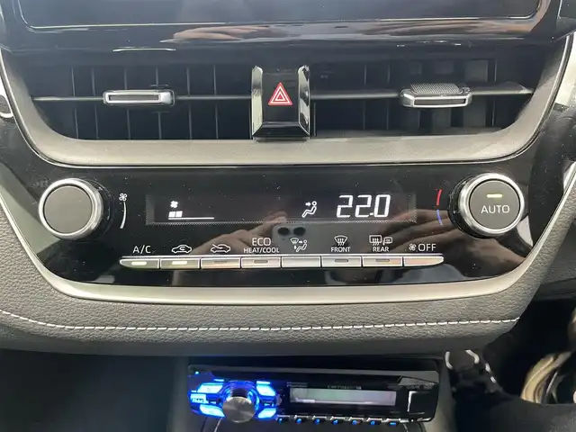 トヨタ カローラツーリング G 鹿児島県 2023(令5)年 0.6万km プラチナホワイトパールマイカ 純正ディスプレイオーディオ/（フルセグTV/Bluetooth/HDMI）/社外オーディオユニット/(DVD/CD)/バックカメラ/トヨタセーフティーセンス/　・プリクラッシュセーフティ/　・レーダークルーズコントロール/　・レーントレーシングアシスト/　・レーンディパーチャーアラート/　・ロードサインアシスト/電動パーキングアシスト/オートホールド/ステアリングリモコン/電動格納ミラー/前後ドライブレコーダー/ETC/LEDヘッドライト/純正ドアバイザー/禁煙車