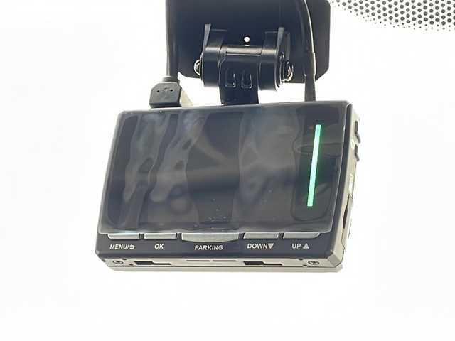 ホンダ ヴェゼル ハイブリッド 千葉県 2018(平30)年 2.9万km クリスタルブラックパール 衝突軽減ブレーキ/レーンキープアシスト/レーダークルーズコントロール/純正メモリナビ/（フルセグ/Bluetooth/CD/DVD/FM/AM）/バックカメラ/ETC/ドライブレコーダー（前後）/アイドリングストップ/パドルシフト/ハーフレザーシート/シートヒーター（運転席＋助手席）/LEDヘッドライト/フォグライト/電動格納ミラー/純正サイドバイザー/純正スタッドレスタイヤ（215/55/17R）