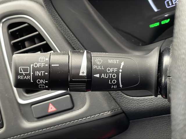 ホンダ ヴェゼル ハイブリッド 千葉県 2018(平30)年 2.9万km クリスタルブラックパール 衝突軽減ブレーキ/レーンキープアシスト/レーダークルーズコントロール/純正メモリナビ/（フルセグ/Bluetooth/CD/DVD/FM/AM）/バックカメラ/ETC/ドライブレコーダー（前後）/アイドリングストップ/パドルシフト/ハーフレザーシート/シートヒーター（運転席＋助手席）/LEDヘッドライト/フォグライト/電動格納ミラー/純正サイドバイザー/純正スタッドレスタイヤ（215/55/17R）