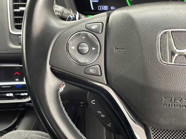 ホンダ ヴェゼル ハイブリッド 千葉県 2018(平30)年 2.9万km クリスタルブラックパール 衝突軽減ブレーキ/レーンキープアシスト/レーダークルーズコントロール/純正メモリナビ/（フルセグ/Bluetooth/CD/DVD/FM/AM）/バックカメラ/ETC/ドライブレコーダー（前後）/アイドリングストップ/パドルシフト/ハーフレザーシート/シートヒーター（運転席＋助手席）/LEDヘッドライト/フォグライト/電動格納ミラー/純正サイドバイザー/純正スタッドレスタイヤ（215/55/17R）