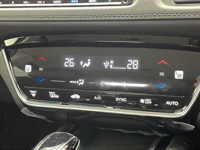 ホンダ ヴェゼル ハイブリッド 千葉県 2018(平30)年 2.9万km クリスタルブラックパール 衝突軽減ブレーキ/レーンキープアシスト/レーダークルーズコントロール/純正メモリナビ/（フルセグ/Bluetooth/CD/DVD/FM/AM）/バックカメラ/ETC/ドライブレコーダー（前後）/アイドリングストップ/パドルシフト/ハーフレザーシート/シートヒーター（運転席＋助手席）/LEDヘッドライト/フォグライト/電動格納ミラー/純正サイドバイザー/純正スタッドレスタイヤ（215/55/17R）