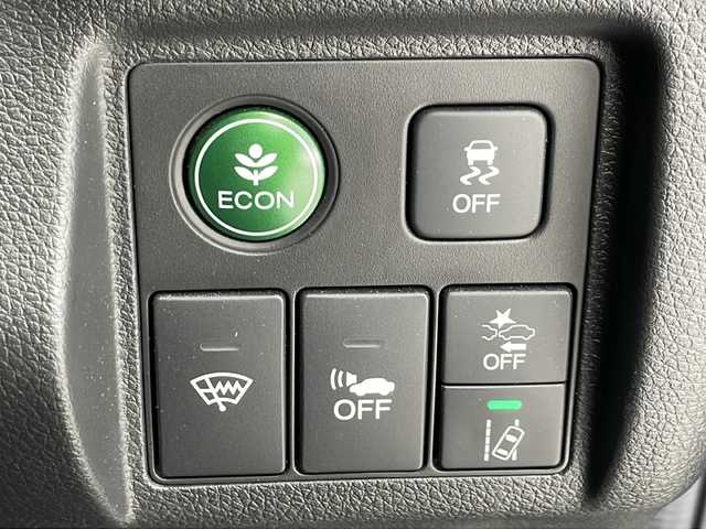 ホンダ ヴェゼル ハイブリッド 千葉県 2018(平30)年 2.9万km クリスタルブラックパール 衝突軽減ブレーキ/レーンキープアシスト/レーダークルーズコントロール/純正メモリナビ/（フルセグ/Bluetooth/CD/DVD/FM/AM）/バックカメラ/ETC/ドライブレコーダー（前後）/アイドリングストップ/パドルシフト/ハーフレザーシート/シートヒーター（運転席＋助手席）/LEDヘッドライト/フォグライト/電動格納ミラー/純正サイドバイザー/純正スタッドレスタイヤ（215/55/17R）