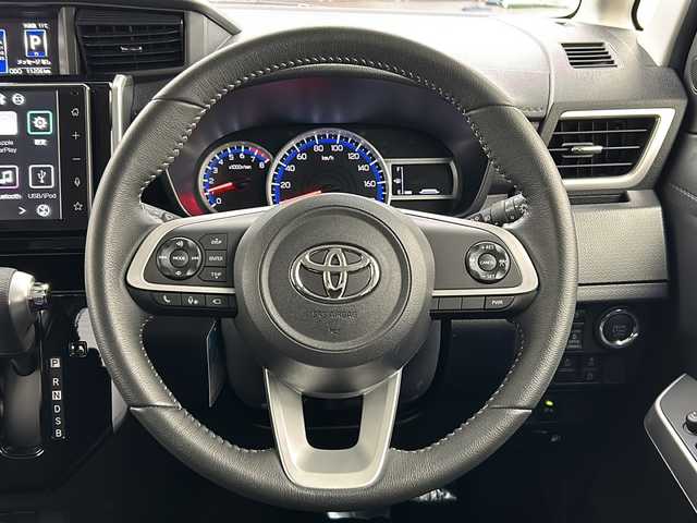 トヨタ ルーミー カスタムG 宮城県 2023(令5)年 1.2万km ブラックマイカメタリック 両側パワースライドドア/純正ディスプレイオーディオ/(AM/FM/TV/BT/USB/iPod/AndoroidAuto/AppleCarPlay)/全方位カメラ/ビルトインETC/前後ドライブレコーダー/スマートアシスト/レーダークルーズコントロール/モデリスタエアロ/シートヒーター/プッシュスタート/スマートキー/スペアキー/オートライト/オートマチックハイビーム/LEDヘッドライト/フォグランプ/ヘッドライトレベライザー/純正フロアマット/純正14インチアルミホイール