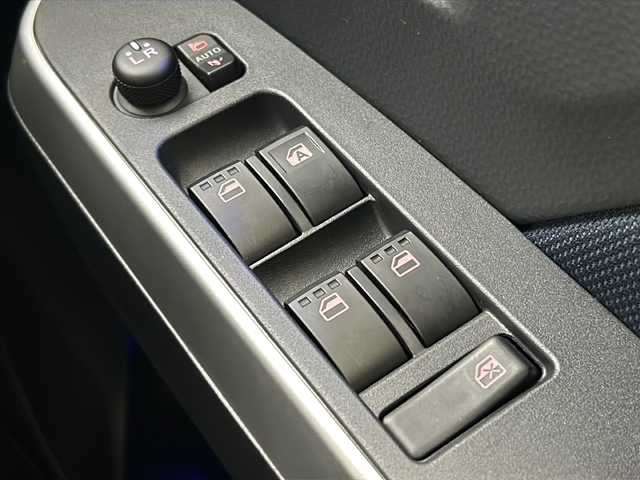 トヨタ ルーミー カスタムG 宮城県 2023(令5)年 1.2万km ブラックマイカメタリック 両側パワースライドドア/純正ディスプレイオーディオ/(AM/FM/TV/BT/USB/iPod/AndoroidAuto/AppleCarPlay)/全方位カメラ/ビルトインETC/前後ドライブレコーダー/スマートアシスト/レーダークルーズコントロール/モデリスタエアロ/シートヒーター/プッシュスタート/スマートキー/スペアキー/オートライト/オートマチックハイビーム/LEDヘッドライト/フォグランプ/ヘッドライトレベライザー/純正フロアマット/純正14インチアルミホイール