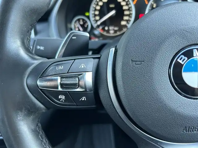 ＢＭＷ Ｘ６ xDrive35i Mスポーツ 石川県 2016(平28)年 4.3万km 白 4WD/インテリジェントセーフティ/サンルーフ/純正ナビ/　Bluetooth・AM/FM・CD・DVD・USB・AUX/フルセグTV/ミラーETC/全方位カメラ/アダプティブクルーズコントロール/ブラインドスポットモニター/パワーバックドア/シートヒーター（D+N席）/パワーシート（D+N席）/シートメモリー/アンチロック・ブレーキ・システム/横滑り防止装置/インテリジェントAFS/盗難防止装置/ダウンヒルアシストコントロール/純正アルミホイール/スマートキー