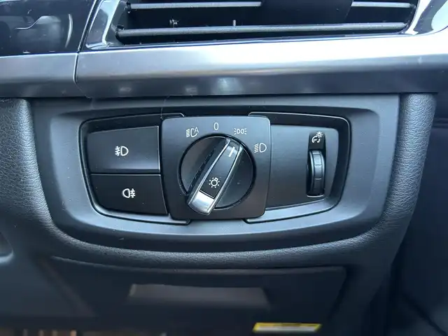 ＢＭＷ Ｘ６ xDrive35i Mスポーツ 石川県 2016(平28)年 4.3万km 白 4WD/インテリジェントセーフティ/サンルーフ/純正ナビ/　Bluetooth・AM/FM・CD・DVD・USB・AUX/フルセグTV/ミラーETC/全方位カメラ/アダプティブクルーズコントロール/ブラインドスポットモニター/パワーバックドア/シートヒーター（D+N席）/パワーシート（D+N席）/シートメモリー/アンチロック・ブレーキ・システム/横滑り防止装置/インテリジェントAFS/盗難防止装置/ダウンヒルアシストコントロール/純正アルミホイール/スマートキー