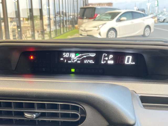 トヨタ アクア X－URBAN 愛知県 2015(平27)年 1.3万km シルバーM 純正ナビ/バックカメラ/純正アルミホイール/ＥＴＣ/ドライブレコーダー/CD DVD/Bluetooth/ステアリングスイッチ/スマートキー/プッシュスタート