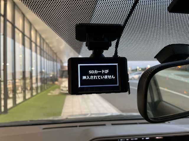 トヨタ アクア X－URBAN 愛知県 2015(平27)年 1.3万km シルバーM 純正ナビ/バックカメラ/純正アルミホイール/ＥＴＣ/ドライブレコーダー/CD DVD/Bluetooth/ステアリングスイッチ/スマートキー/プッシュスタート