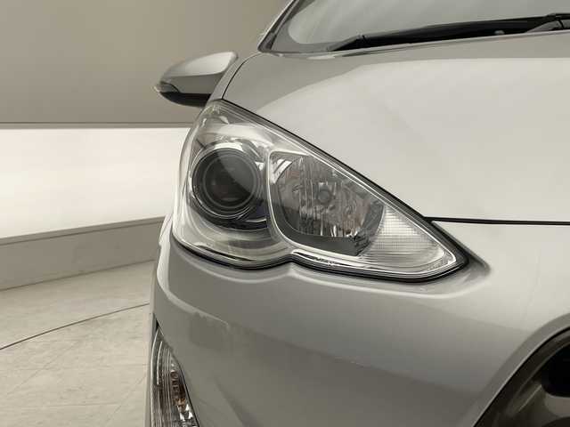 トヨタ アクア X－URBAN 愛知県 2015(平27)年 1.3万km シルバーM 純正ナビ/バックカメラ/純正アルミホイール/ＥＴＣ/ドライブレコーダー/CD DVD/Bluetooth/ステアリングスイッチ/スマートキー/プッシュスタート