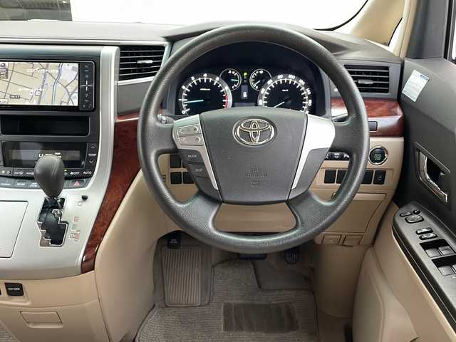 トヨタ アルファード 240X 富山県 2010(平22)年 4.9万km シルバーM 禁煙車/純正ナビ/TV（フルセグ）/バックカメラ/HIDランプ/クルーズコントロール/片側電動スライドドア/電動格納ミラー/プッシュスタート/ETC/スマートキー/純正アルミホイール/デュアルエアコン/カーテンエアバッグ/横滑り防止装置/盗難防止装置