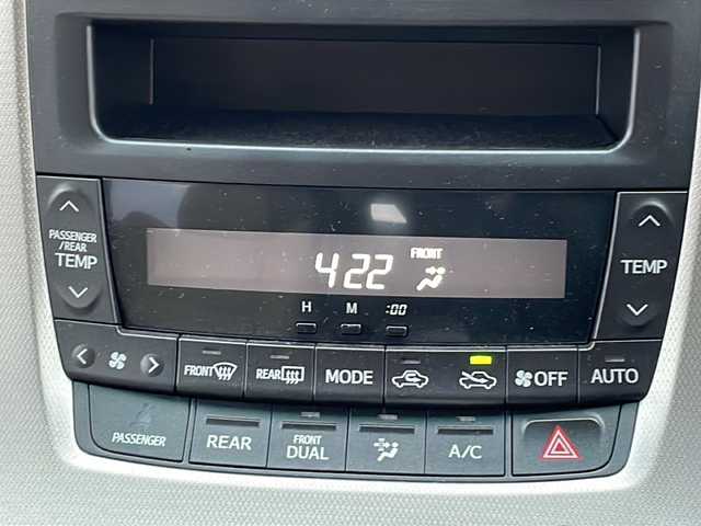 トヨタ アルファード 240X 富山県 2010(平22)年 4.9万km シルバーM 禁煙車/純正ナビ/TV（フルセグ）/バックカメラ/HIDランプ/クルーズコントロール/片側電動スライドドア/電動格納ミラー/プッシュスタート/ETC/スマートキー/純正アルミホイール/デュアルエアコン/カーテンエアバッグ/横滑り防止装置/盗難防止装置