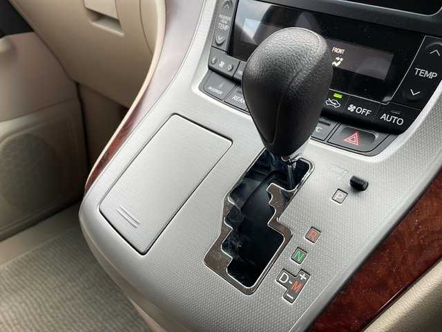 トヨタ アルファード 240X 富山県 2010(平22)年 4.9万km シルバーM 禁煙車/純正ナビ/TV（フルセグ）/バックカメラ/HIDランプ/クルーズコントロール/片側電動スライドドア/電動格納ミラー/プッシュスタート/ETC/スマートキー/純正アルミホイール/デュアルエアコン/カーテンエアバッグ/横滑り防止装置/盗難防止装置