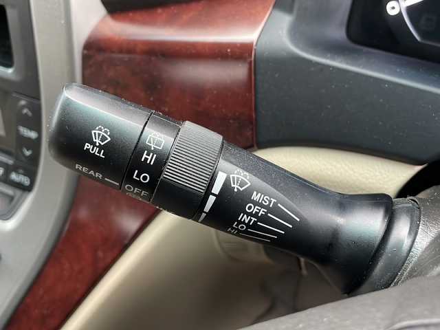 トヨタ アルファード 240X 富山県 2010(平22)年 4.9万km シルバーM 禁煙車/純正ナビ/TV（フルセグ）/バックカメラ/HIDランプ/クルーズコントロール/片側電動スライドドア/電動格納ミラー/プッシュスタート/ETC/スマートキー/純正アルミホイール/デュアルエアコン/カーテンエアバッグ/横滑り防止装置/盗難防止装置