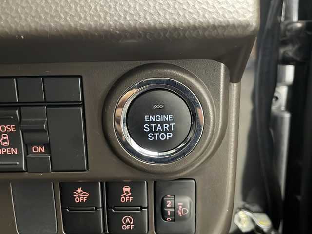 トヨタ ルーミー X 宮崎県 2021(令3)年 4.7万km ブラックマイカメタリック スマートアシスト３/〇衝突警報機能/衝突回避支援ブレーキ機能 /〇ブレーキ制御付き誤発進抑制機能（前方・後方）/〇車線逸脱警報機能/〇ふらつき警報/〇路側逸脱警報/〇オートハイビーム/〇先行車発進お知らせ機能/〇コーナーセンサー/社外7インチSDナビ/CD/DVD/Bluetooth/バックカメラ/片側パワースライドドア/アイドリングストップ/ビルトインETC/PWRモード/スマートキー×2/保証書/取扱説明書