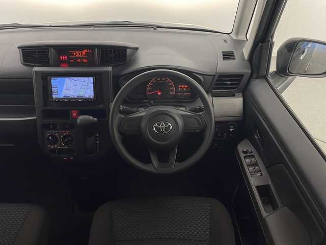 トヨタ ルーミー X 宮崎県 2021(令3)年 4.7万km ブラックマイカメタリック スマートアシスト３/〇衝突警報機能/衝突回避支援ブレーキ機能 /〇ブレーキ制御付き誤発進抑制機能（前方・後方）/〇車線逸脱警報機能/〇ふらつき警報/〇路側逸脱警報/〇オートハイビーム/〇先行車発進お知らせ機能/〇コーナーセンサー/社外7インチSDナビ/CD/DVD/Bluetooth/バックカメラ/片側パワースライドドア/アイドリングストップ/ビルトインETC/PWRモード/スマートキー×2/保証書/取扱説明書