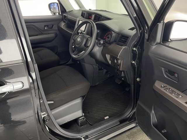 トヨタ ルーミー X 宮崎県 2021(令3)年 4.7万km ブラックマイカメタリック スマートアシスト３/〇衝突警報機能/衝突回避支援ブレーキ機能 /〇ブレーキ制御付き誤発進抑制機能（前方・後方）/〇車線逸脱警報機能/〇ふらつき警報/〇路側逸脱警報/〇オートハイビーム/〇先行車発進お知らせ機能/〇コーナーセンサー/社外7インチSDナビ/CD/DVD/Bluetooth/バックカメラ/片側パワースライドドア/アイドリングストップ/ビルトインETC/PWRモード/スマートキー×2/保証書/取扱説明書