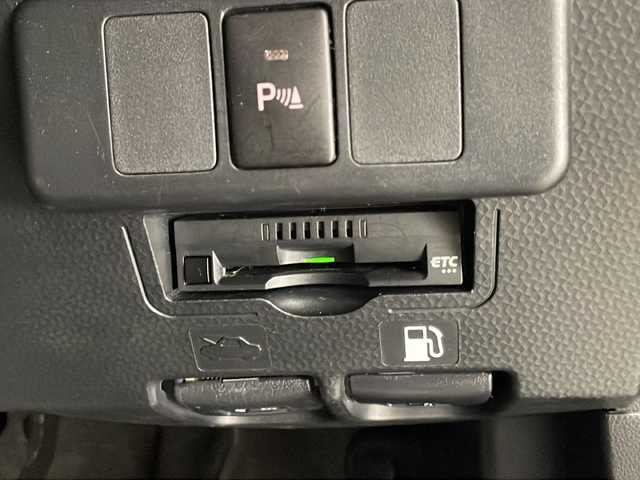 トヨタ ルーミー X 宮崎県 2021(令3)年 4.7万km ブラックマイカメタリック スマートアシスト３/〇衝突警報機能/衝突回避支援ブレーキ機能 /〇ブレーキ制御付き誤発進抑制機能（前方・後方）/〇車線逸脱警報機能/〇ふらつき警報/〇路側逸脱警報/〇オートハイビーム/〇先行車発進お知らせ機能/〇コーナーセンサー/社外7インチSDナビ/CD/DVD/Bluetooth/バックカメラ/片側パワースライドドア/アイドリングストップ/ビルトインETC/PWRモード/スマートキー×2/保証書/取扱説明書