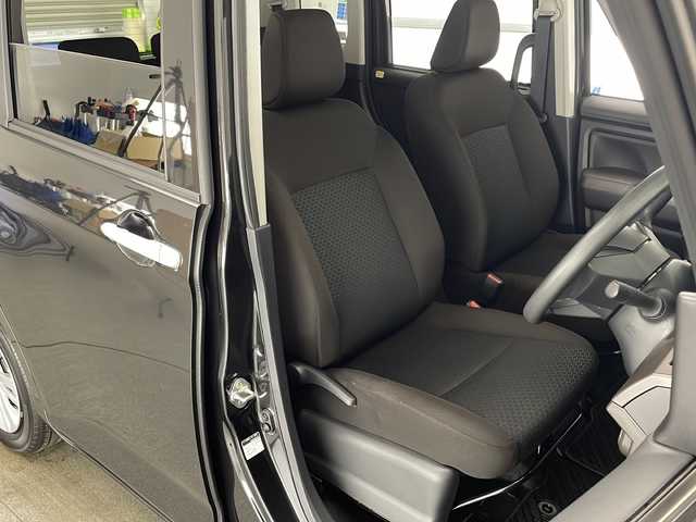 トヨタ ルーミー X 宮崎県 2021(令3)年 4.7万km ブラックマイカメタリック スマートアシスト３/〇衝突警報機能/衝突回避支援ブレーキ機能 /〇ブレーキ制御付き誤発進抑制機能（前方・後方）/〇車線逸脱警報機能/〇ふらつき警報/〇路側逸脱警報/〇オートハイビーム/〇先行車発進お知らせ機能/〇コーナーセンサー/社外7インチSDナビ/CD/DVD/Bluetooth/バックカメラ/片側パワースライドドア/アイドリングストップ/ビルトインETC/PWRモード/スマートキー×2/保証書/取扱説明書