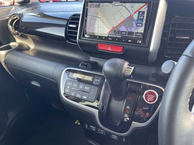 ホンダ Ｎ ＢＯＸ カスタム ターボ SSブラックSパッケージ 千葉県 2017(平29)年 6.4万km プレミアムホワイトパールⅡ ナビＭＤＶ－Ｚ７０４　バックカメラ　ＤＶＤ　フルセグＴＶ　ＢＴ　シートヒーター　両側パワースライドドア　クルーズコントロール　ビルトインＥＴＣ　革巻きステア　ハーフレザー　パドルシフト　ＨＩＤ　フォグ