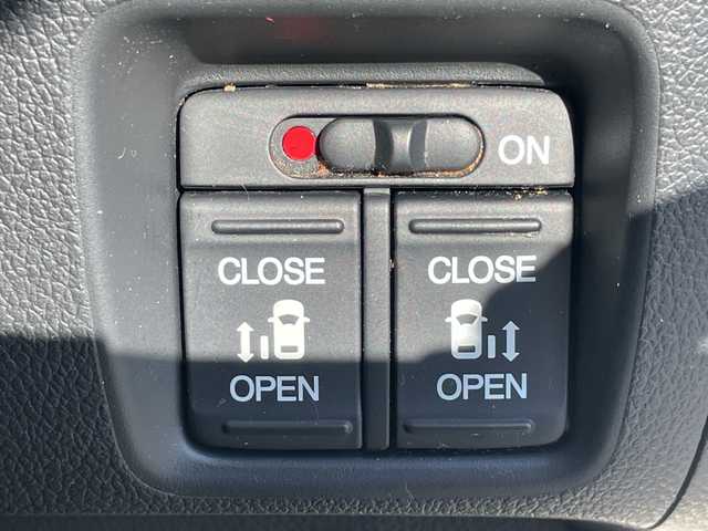 ホンダ Ｎ ＢＯＸ カスタム ターボ SSブラックSパッケージ 千葉県 2017(平29)年 6.4万km プレミアムホワイトパールⅡ ナビＭＤＶ－Ｚ７０４　バックカメラ　ＤＶＤ　フルセグＴＶ　ＢＴ　シートヒーター　両側パワースライドドア　クルーズコントロール　ビルトインＥＴＣ　革巻きステア　ハーフレザー　パドルシフト　ＨＩＤ　フォグ