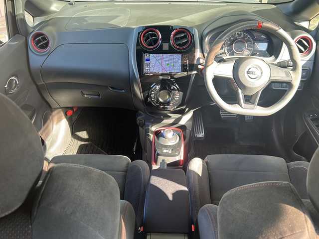 日産 ノート e－パワー ニスモ 静岡県 2019(令1)年 5.7万km スーパーブラック 社外SDナビ/・CD/・DVD/・フルセグＴＶ/・Bluetooth/・USB/・AM/・FM/主要装備/・衝突軽減/・レーンキープ/・コーナーセンサー前後/・全方位カメラ/・ETC/・ドラレコ前後/・デジタルインナーミラー/・純正フロアマット/・社外アルミホイール/・LEDヘッドライト/・オートライト/・フォグランプ/・スマートキー/・プッシュスタート/・スペアキー1本